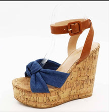 Load image into Gallery viewer, &#39;Siena&quot; denim and tan wedges