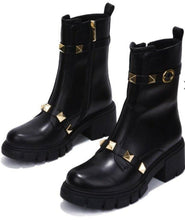 Load image into Gallery viewer, &quot;Yuri&quot; short stud adorned boots